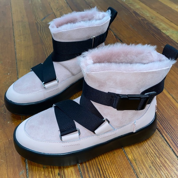 UGG Australia Classic Boom Buckle Boots Suede 5 6 - Picture 9 of 11